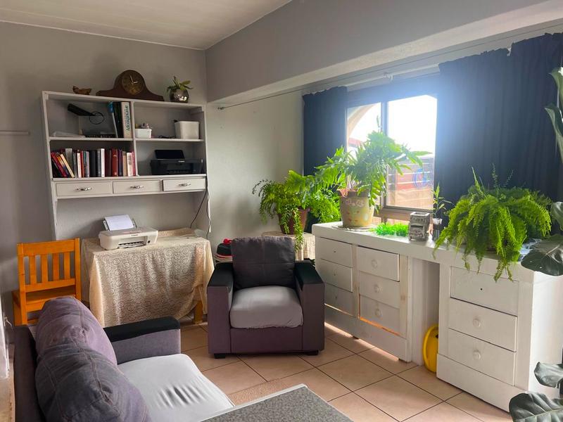 2 Bedroom Property for Sale in Port Edward KwaZulu-Natal