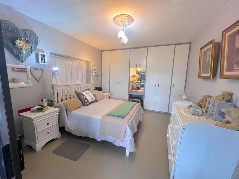 2 Bedroom Property for Sale in Port Edward KwaZulu-Natal