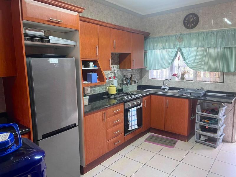 2 Bedroom Property for Sale in Port Edward KwaZulu-Natal