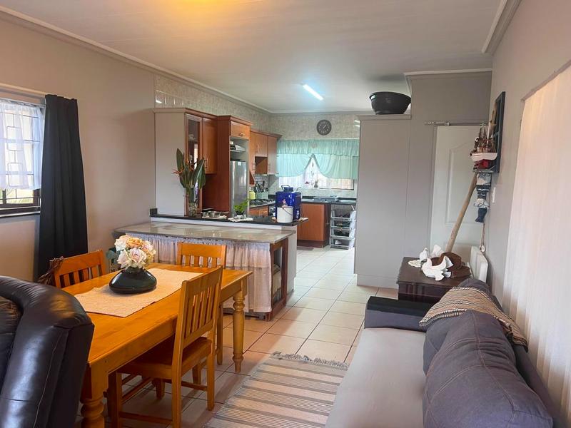 2 Bedroom Property for Sale in Port Edward KwaZulu-Natal