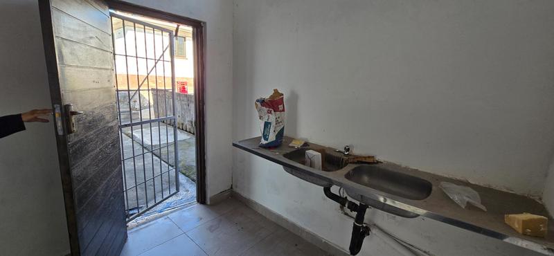 To Let Commercial Property for Rent in Park Rynie KwaZulu-Natal