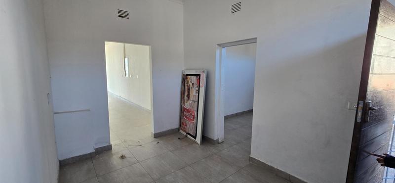 To Let Commercial Property for Rent in Park Rynie KwaZulu-Natal