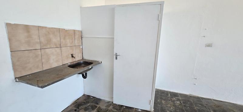 To Let Commercial Property for Rent in Park Rynie KwaZulu-Natal