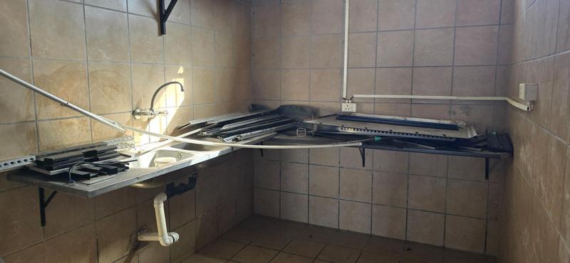 To Let Commercial Property for Rent in Park Rynie KwaZulu-Natal