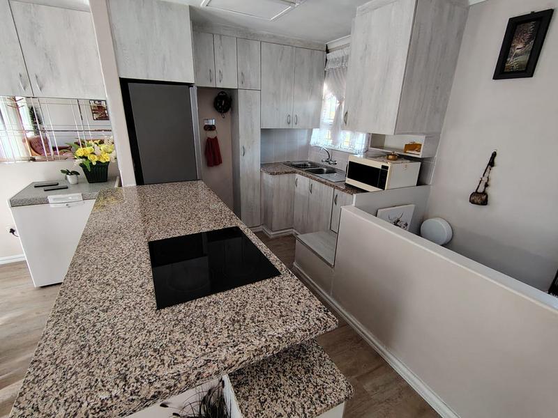 2 Bedroom Property for Sale in Sunningdale KwaZulu-Natal