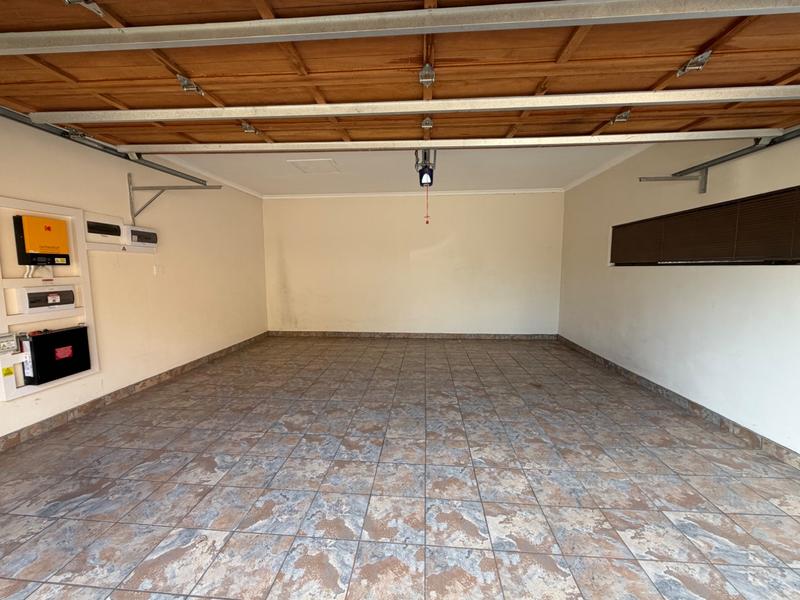 4 Bedroom Property for Sale in Izinga KwaZulu-Natal