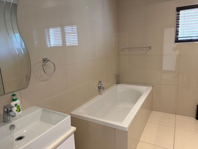4 Bedroom Property for Sale in Izinga KwaZulu-Natal