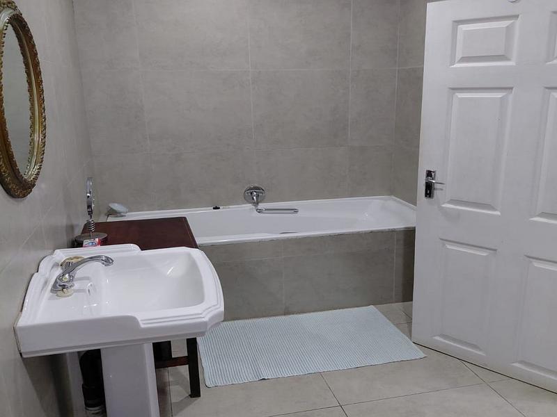 5 Bedroom Property for Sale in Trafalgar KwaZulu-Natal