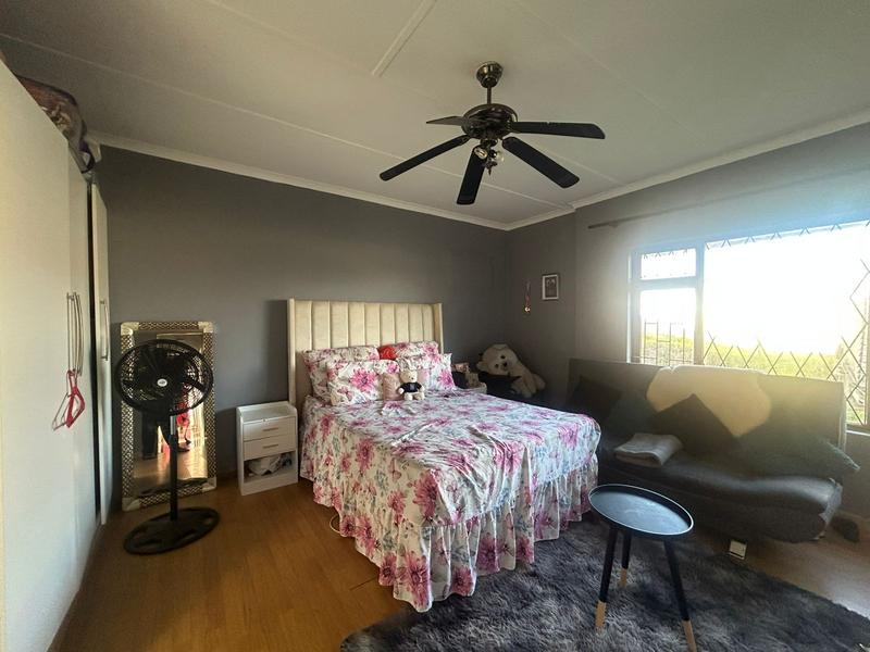6 Bedroom Property for Sale in Margate KwaZulu-Natal