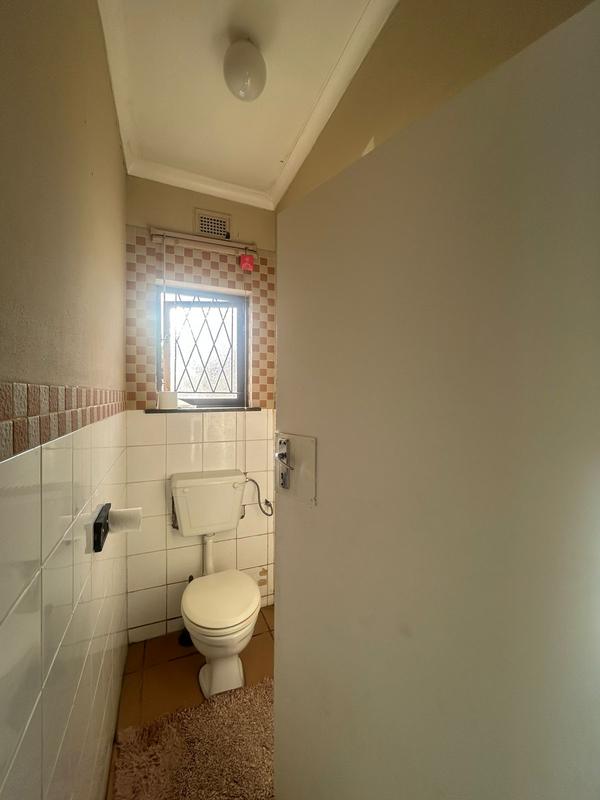 6 Bedroom Property for Sale in Margate KwaZulu-Natal
