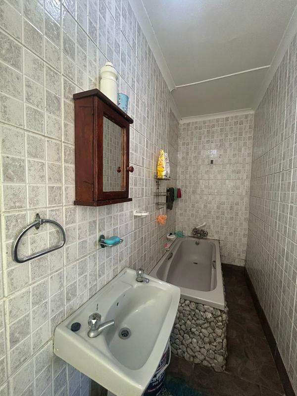 6 Bedroom Property for Sale in Margate KwaZulu-Natal