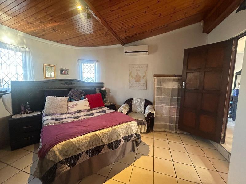 6 Bedroom Property for Sale in Margate KwaZulu-Natal