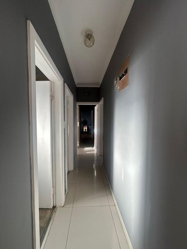 6 Bedroom Property for Sale in Margate KwaZulu-Natal