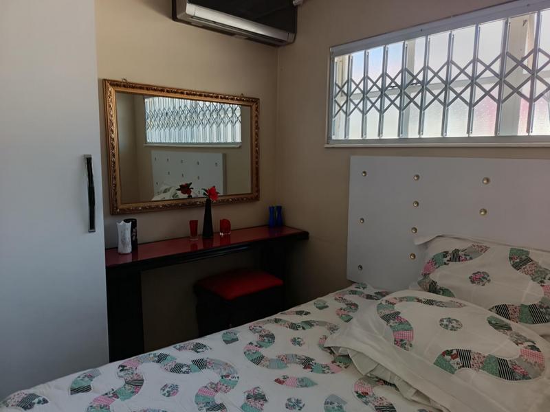 2 Bedroom Property for Sale in Essenwood KwaZulu-Natal