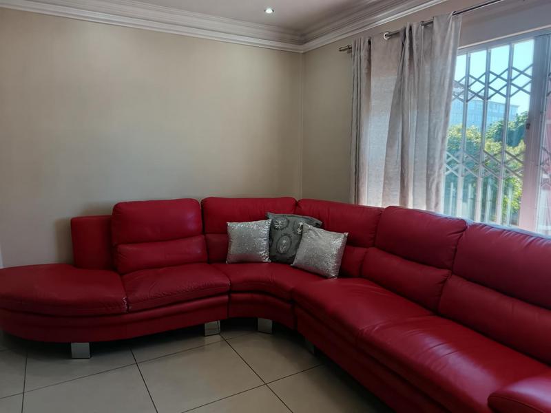 2 Bedroom Property for Sale in Essenwood KwaZulu-Natal