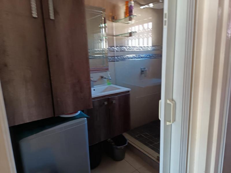 2 Bedroom Property for Sale in Essenwood KwaZulu-Natal