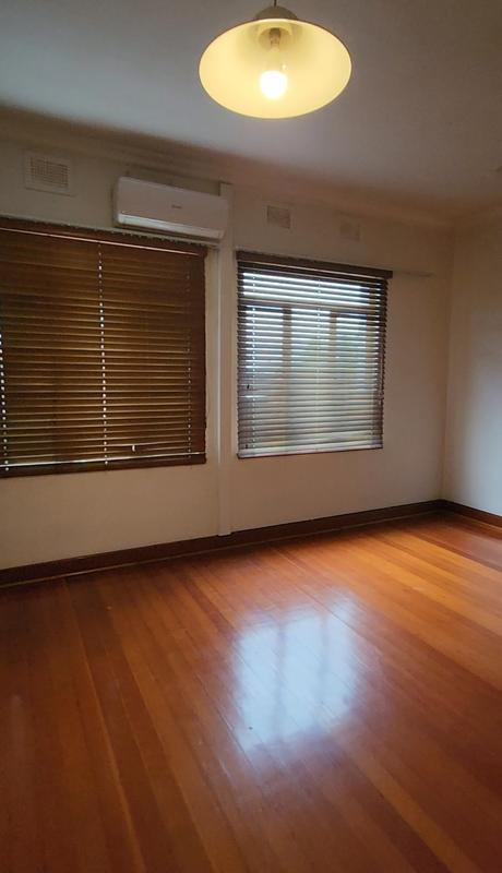 To Let 1 Bedroom Property for Rent in Essenwood KwaZulu-Natal