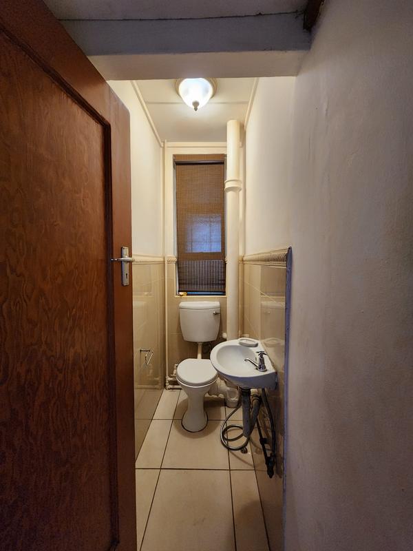To Let 1 Bedroom Property for Rent in Essenwood KwaZulu-Natal