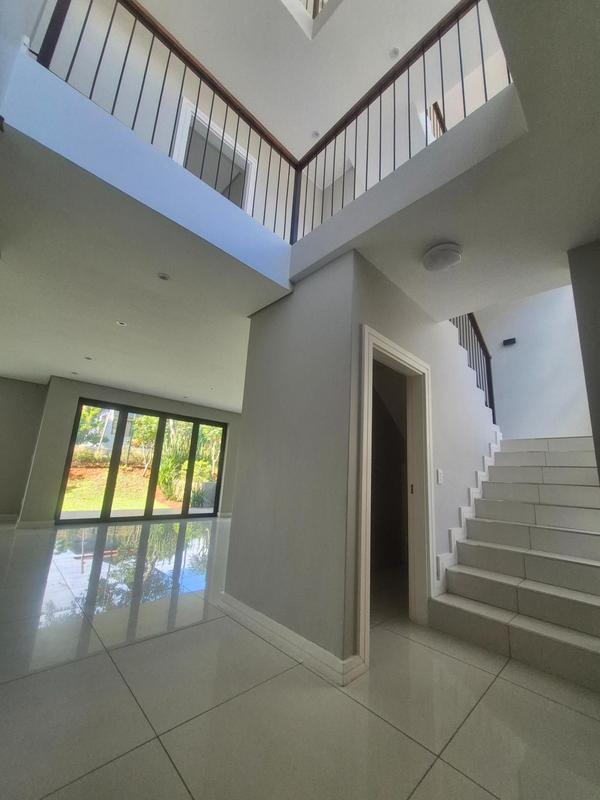 To Let 5 Bedroom Property for Rent in Izinga Ridge KwaZulu-Natal