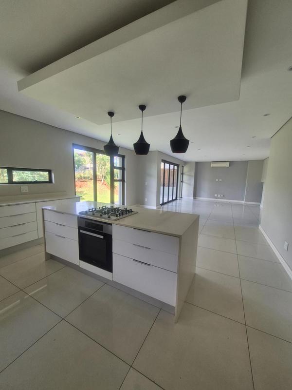 To Let 5 Bedroom Property for Rent in Izinga Ridge KwaZulu-Natal