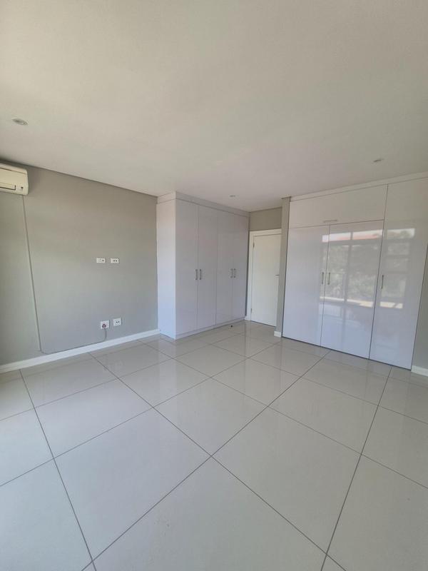 To Let 5 Bedroom Property for Rent in Izinga Ridge KwaZulu-Natal