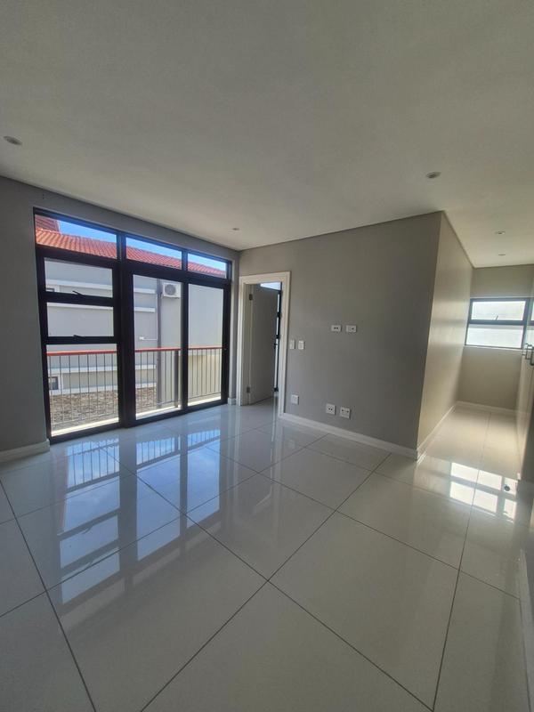 To Let 5 Bedroom Property for Rent in Izinga Ridge KwaZulu-Natal
