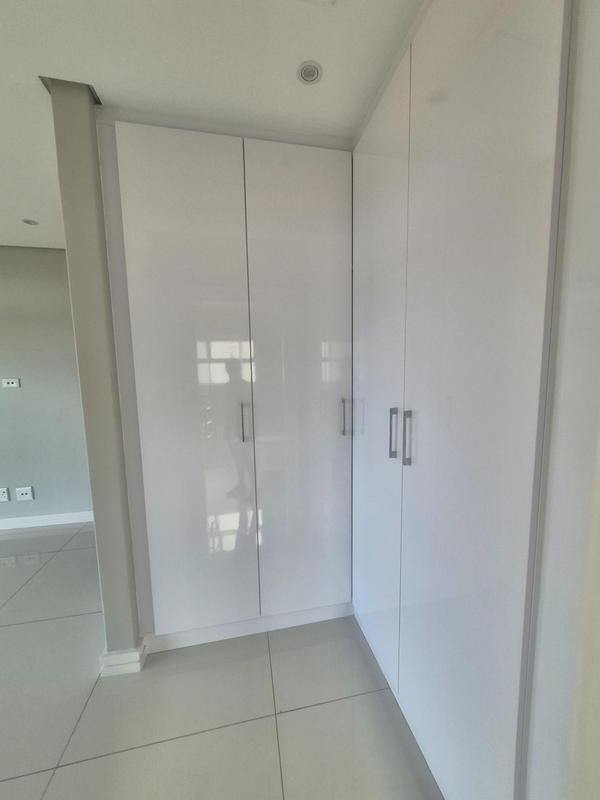 To Let 5 Bedroom Property for Rent in Izinga Ridge KwaZulu-Natal
