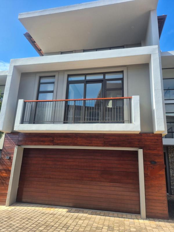 To Let 5 Bedroom Property for Rent in Izinga Ridge KwaZulu-Natal