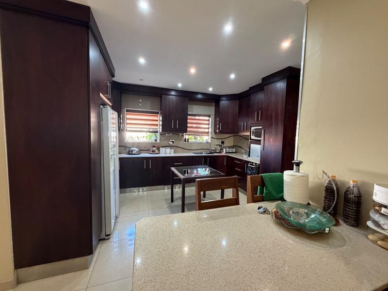 6 Bedroom Property for Sale in Herrwood Park KwaZulu-Natal