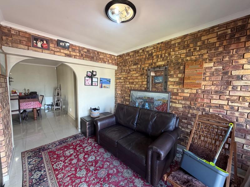 6 Bedroom Property for Sale in Herrwood Park KwaZulu-Natal