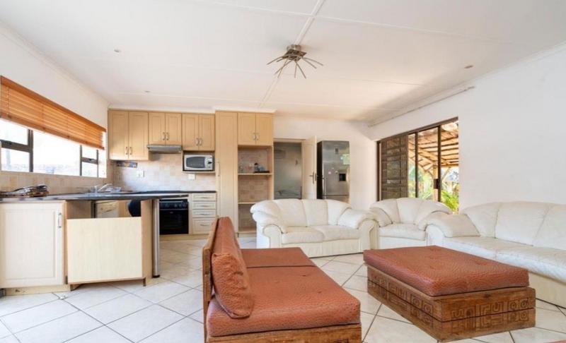6 Bedroom Property for Sale in Herrwood Park KwaZulu-Natal