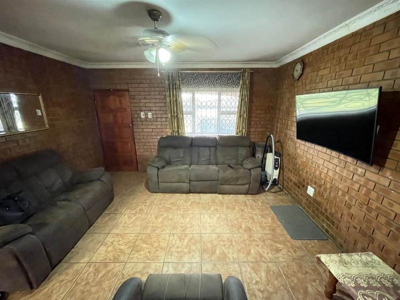 3 Bedroom Property for Sale in Umzinto KwaZulu-Natal