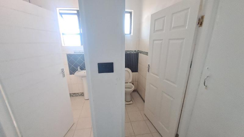 To Let 2 Bedroom Property for Rent in Overport KwaZulu-Natal