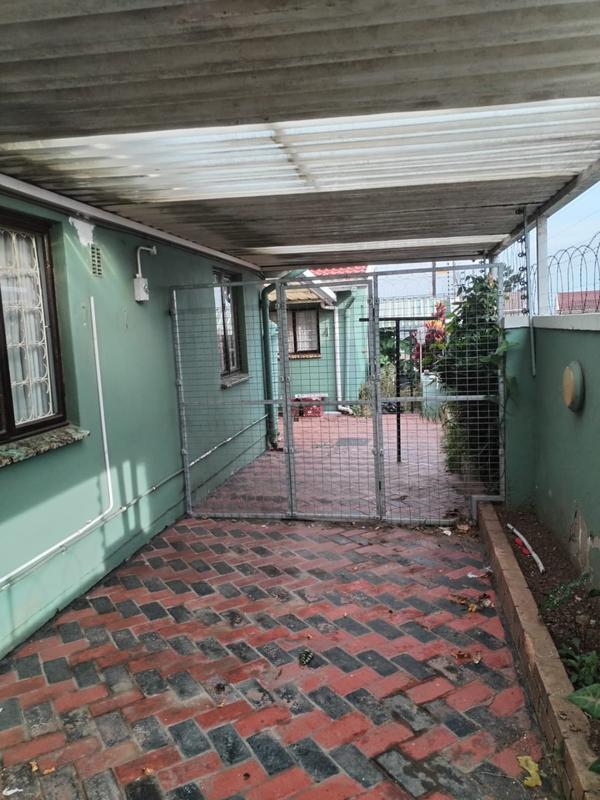3 Bedroom Property for Sale in Northcroft KwaZulu-Natal