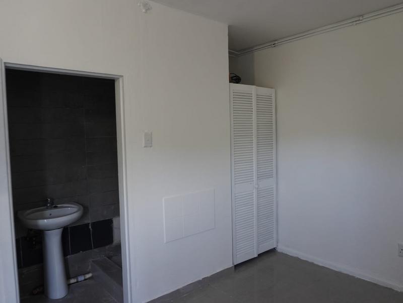 To Let 1 Bedroom Property for Rent in Berea West KwaZulu-Natal