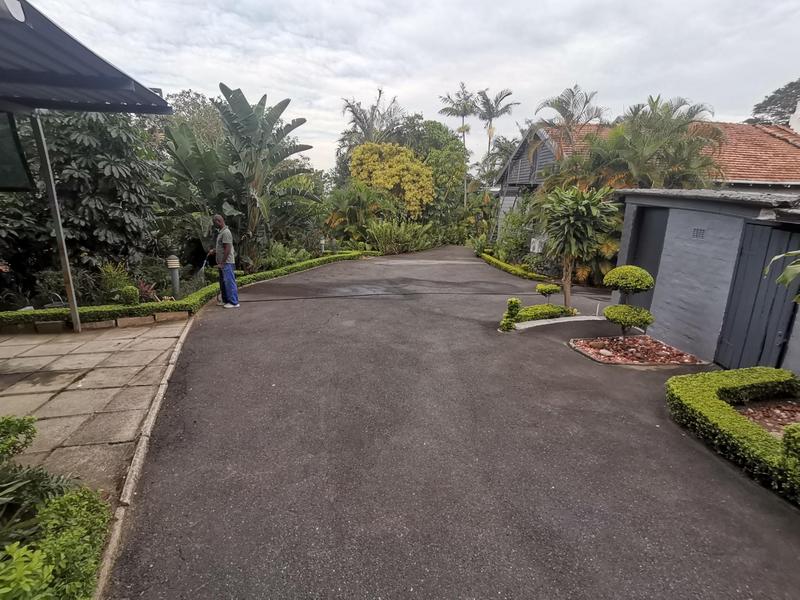 To Let 4 Bedroom Property for Rent in Dawncliffe KwaZulu-Natal