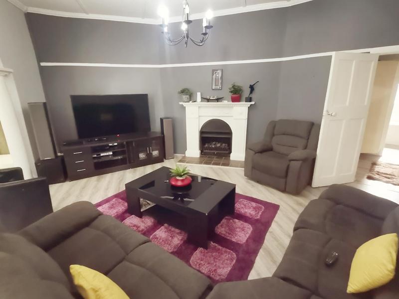 To Let 4 Bedroom Property for Rent in Dawncliffe KwaZulu-Natal