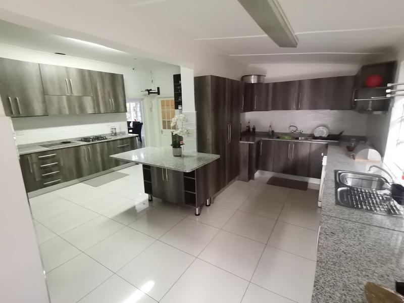 To Let 4 Bedroom Property for Rent in Dawncliffe KwaZulu-Natal