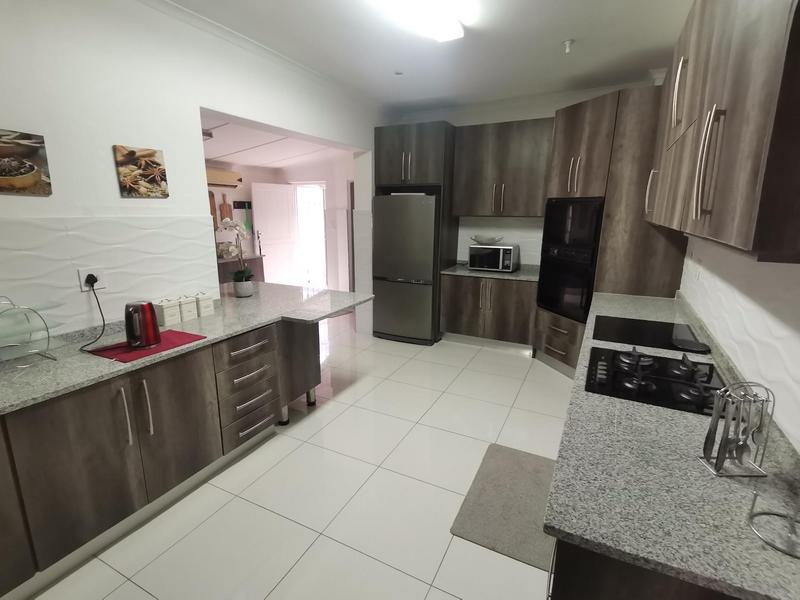 To Let 4 Bedroom Property for Rent in Dawncliffe KwaZulu-Natal