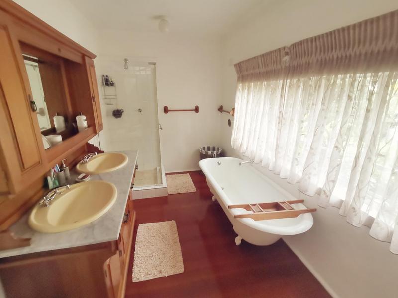 To Let 4 Bedroom Property for Rent in Dawncliffe KwaZulu-Natal
