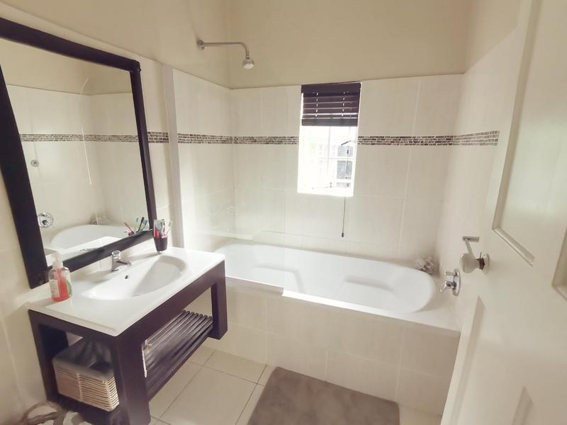 To Let 4 Bedroom Property for Rent in Dawncliffe KwaZulu-Natal