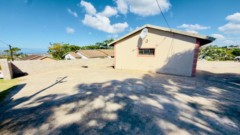 6 Bedroom Property for Sale in Ntuzuma KwaZulu-Natal