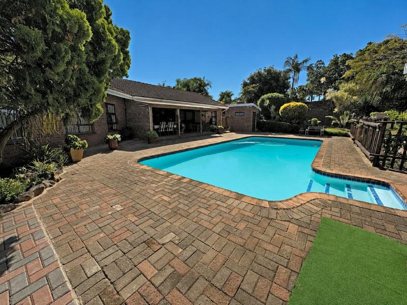 7 Bedroom Property for Sale in Uvongo KwaZulu-Natal