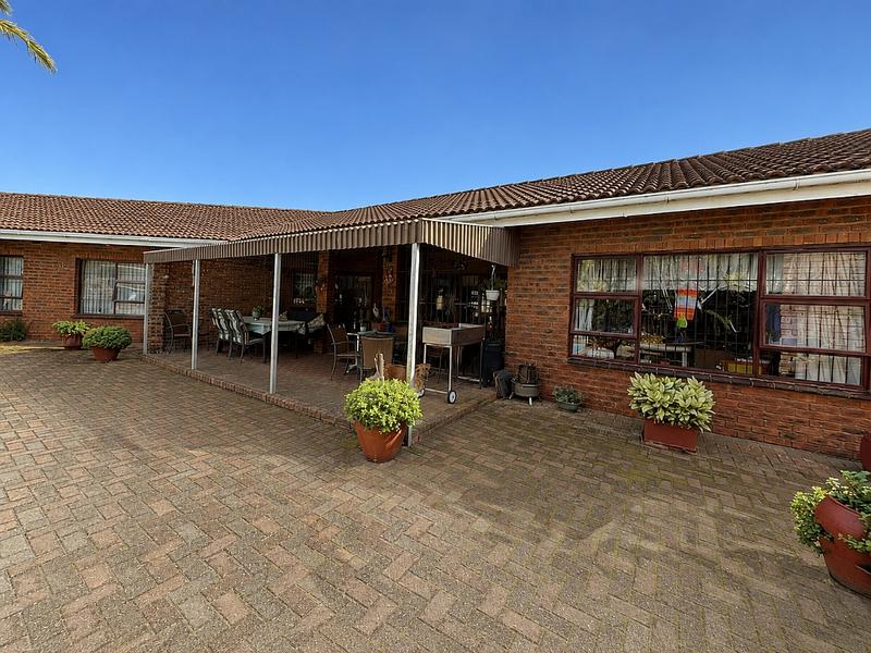 7 Bedroom Property for Sale in Uvongo KwaZulu-Natal
