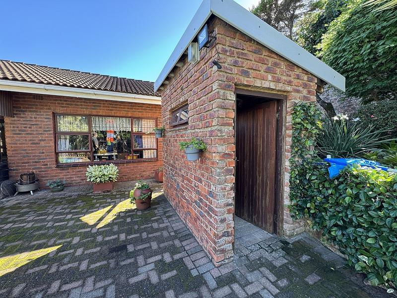 7 Bedroom Property for Sale in Uvongo KwaZulu-Natal