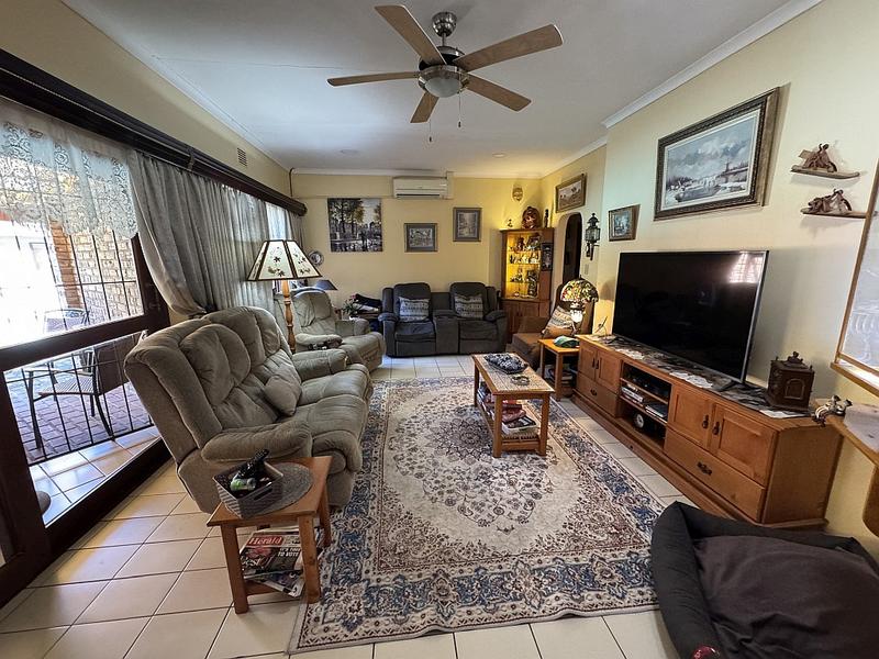 7 Bedroom Property for Sale in Uvongo KwaZulu-Natal