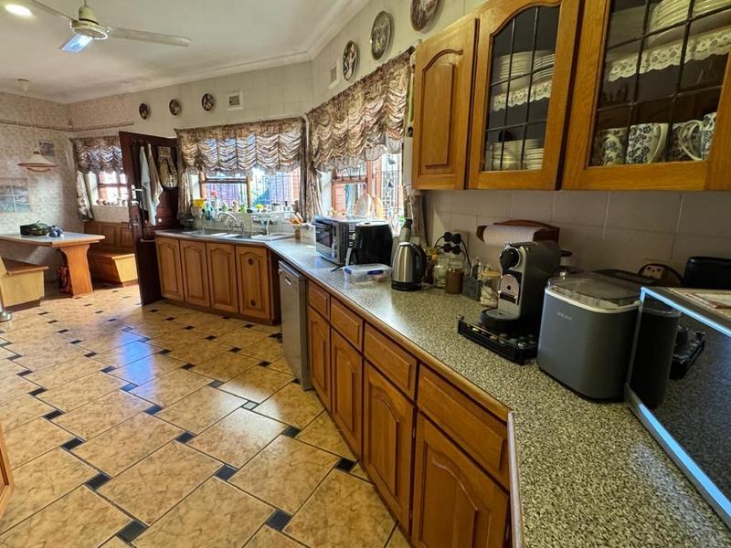 7 Bedroom Property for Sale in Uvongo KwaZulu-Natal