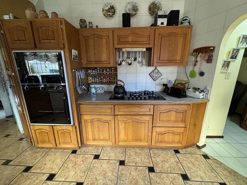 7 Bedroom Property for Sale in Uvongo KwaZulu-Natal
