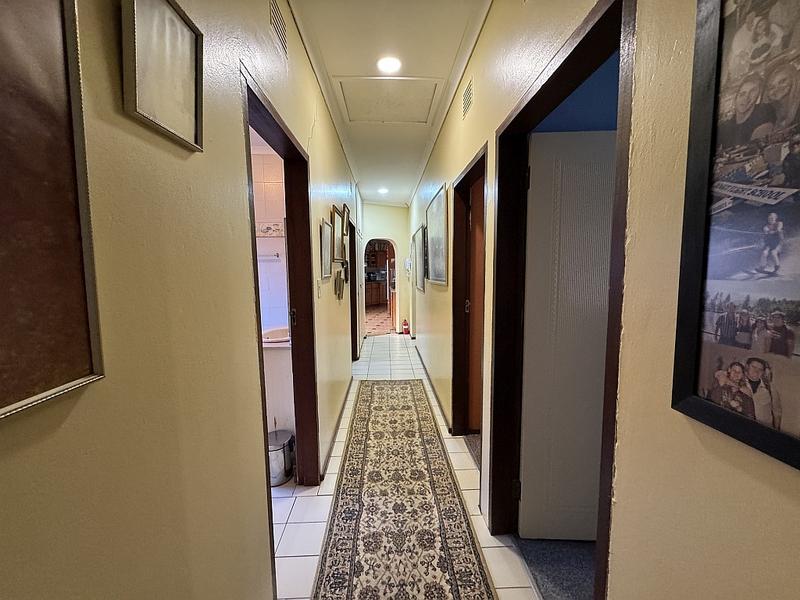 7 Bedroom Property for Sale in Uvongo KwaZulu-Natal