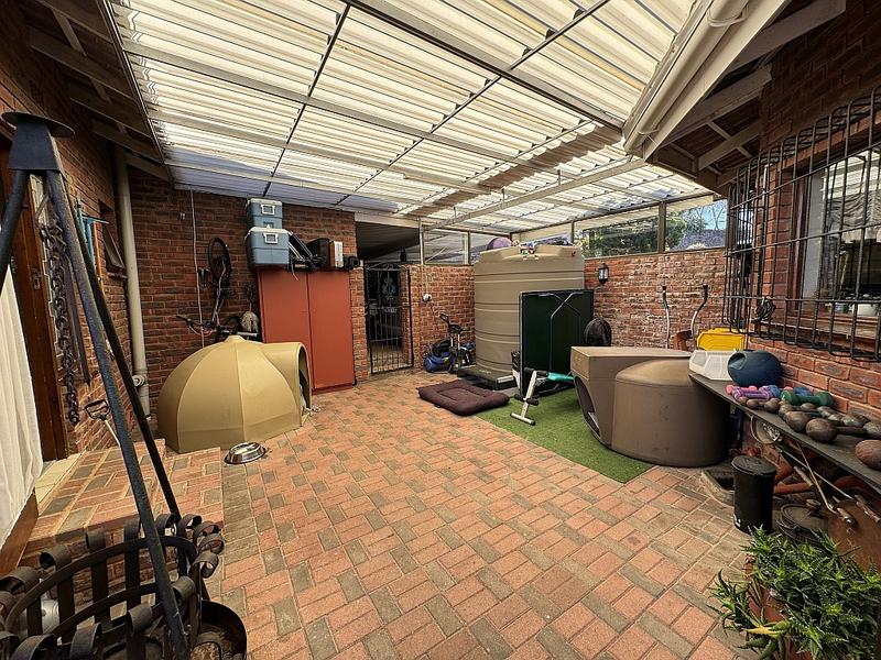 7 Bedroom Property for Sale in Uvongo KwaZulu-Natal